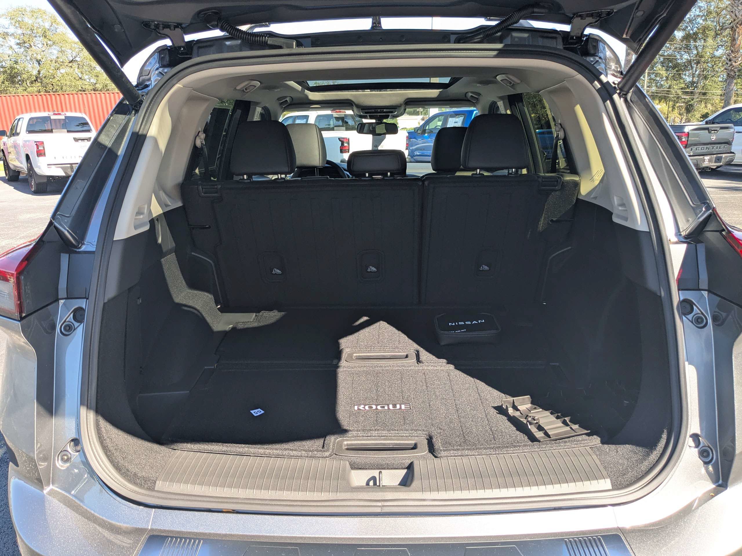 New 2026 Nissan Rogue Platinum AWD/4WD image 12