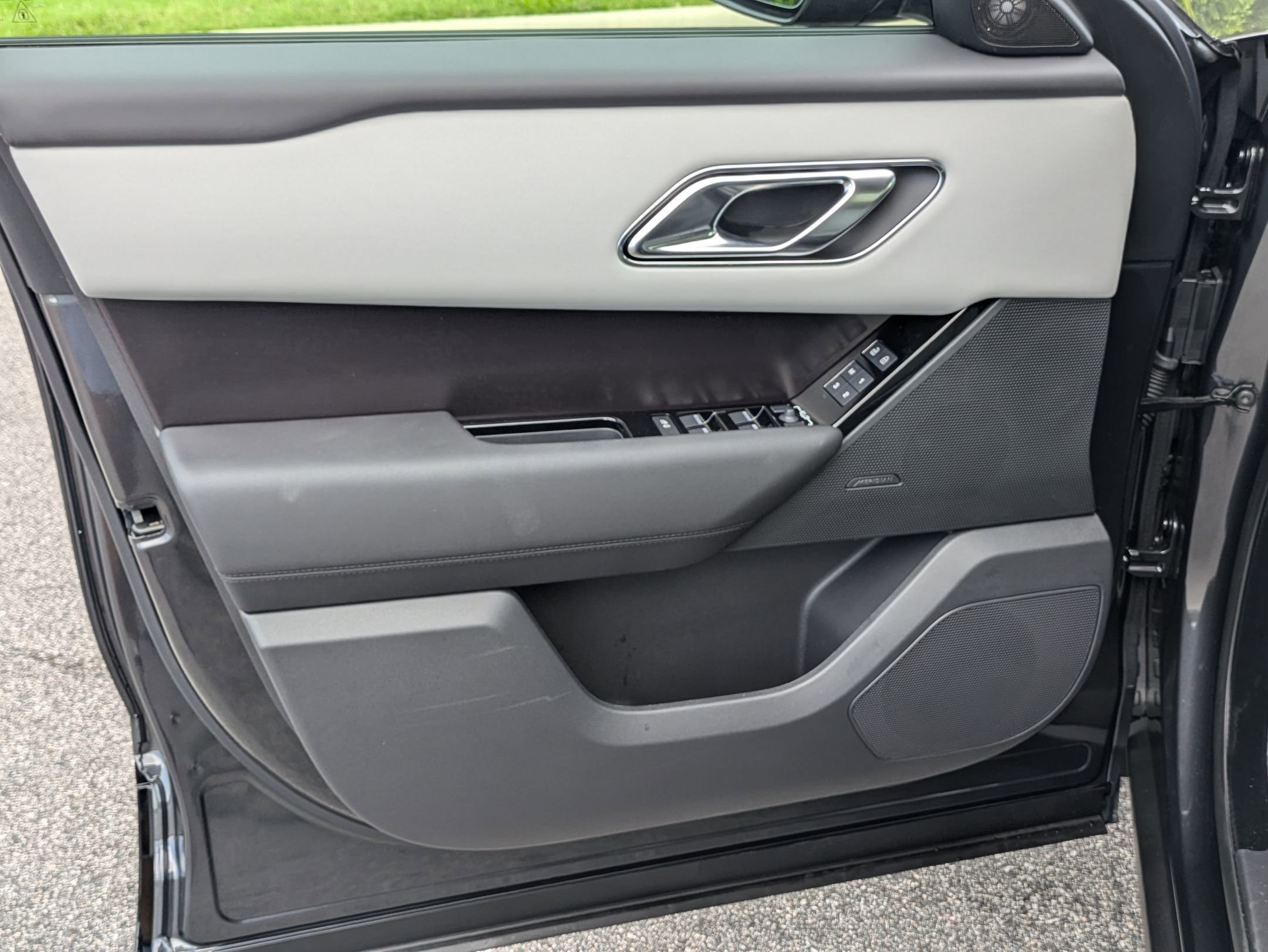 New 2026 Land Rover Range Rover Velar Dynamic SE image 20