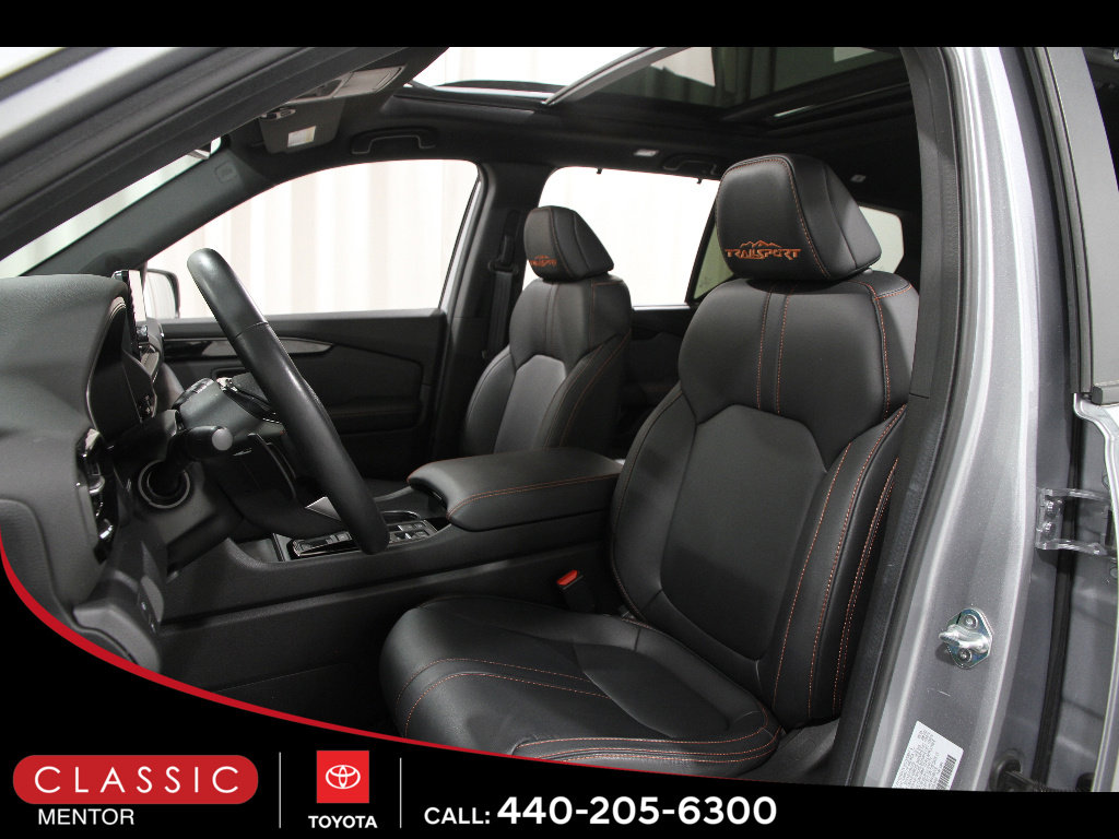 Used 2025 Honda Pilot TrailSport image 5