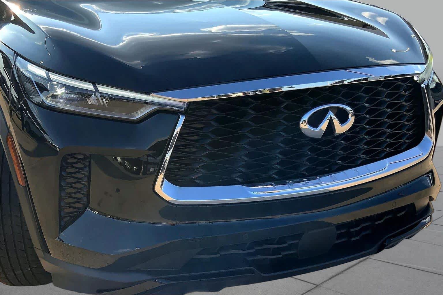 Used 2023 INFINITI QX60 Luxe w/ Performance Audio Package FWD image 28