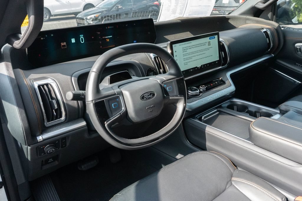 Used 2025 Ford Expedition Tremor AWD/4WD image 3