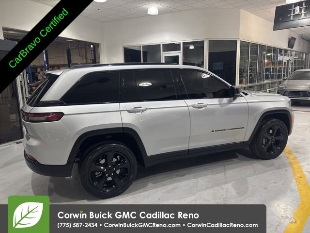 Used 2024 Jeep Grand Cherokee Altitude AWD/4WD image 11