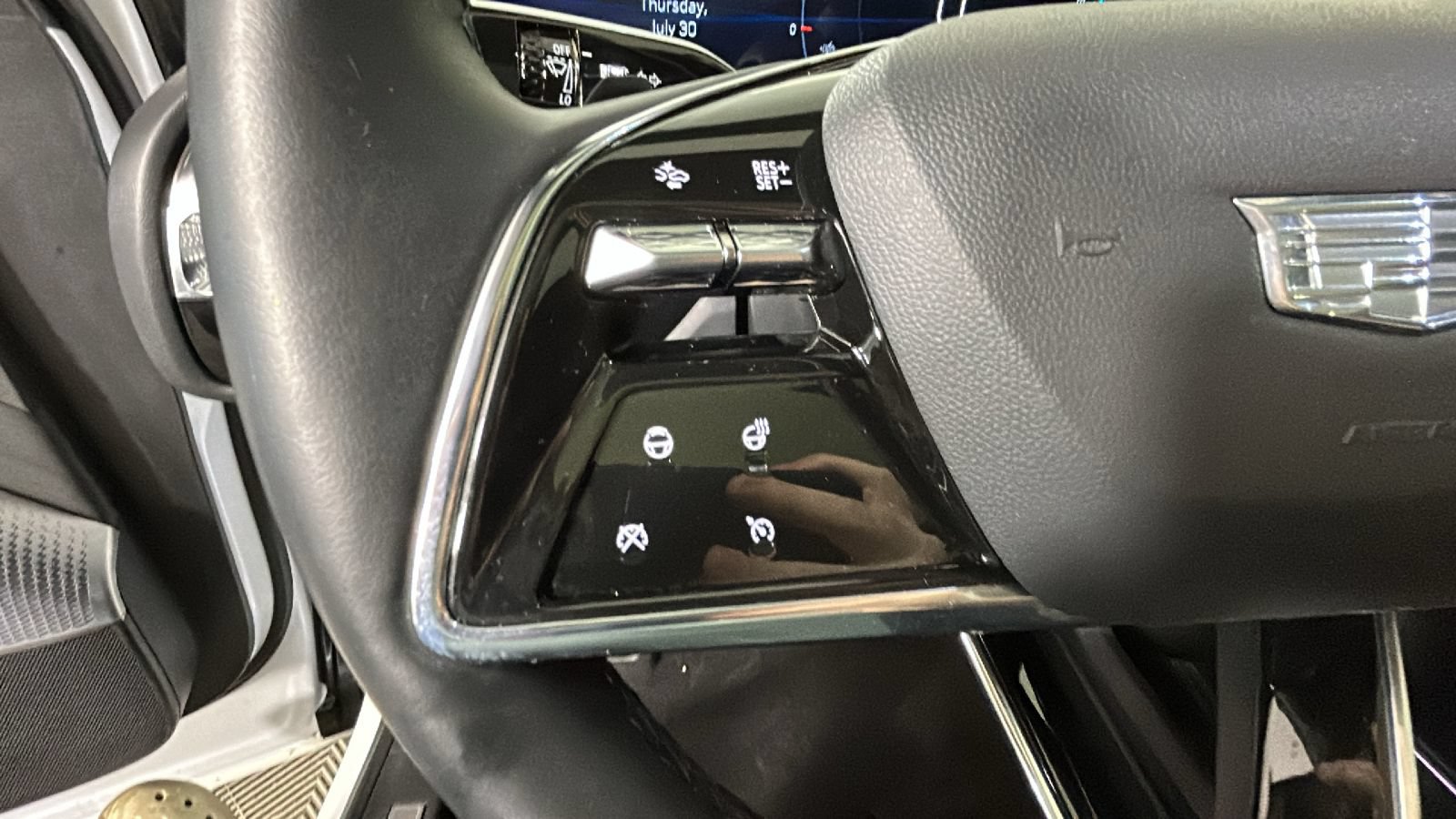 Used 2024 Cadillac Lyriq Sport RWD image 15