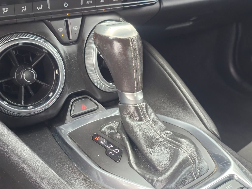 Used 2019 Chevrolet Camaro LT RWD image 31