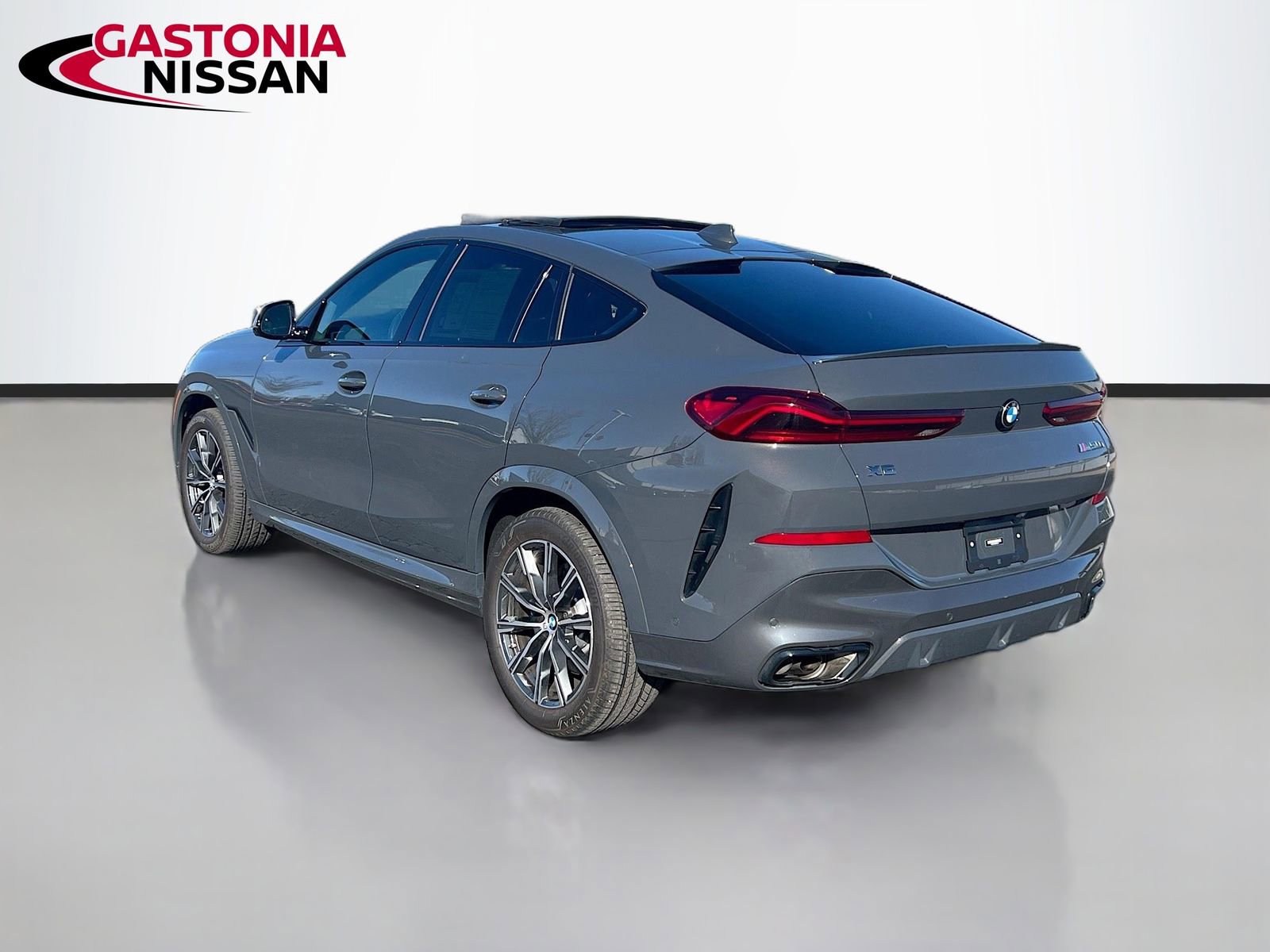 Used 2023 BMW X6 M50i w/ Executive Package image 6