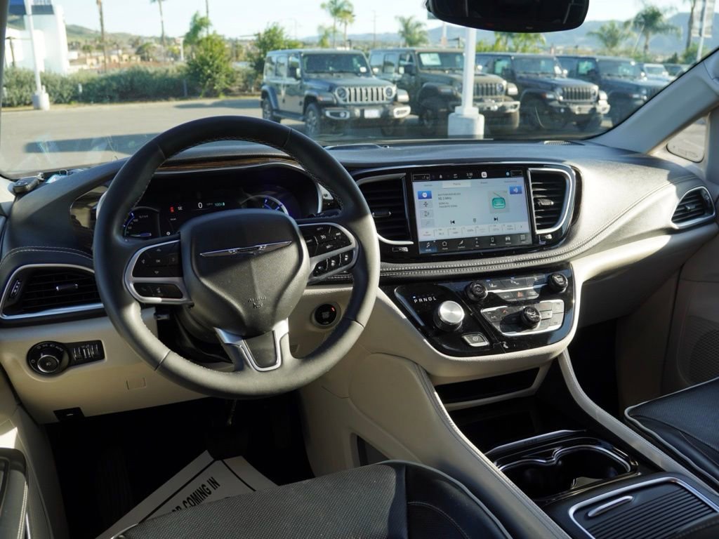 Certified 2023 Chrysler Pacifica Limited image 26