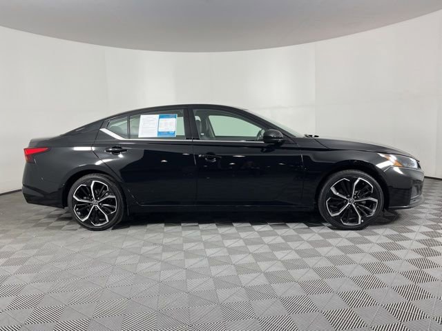 Used 2025 Nissan Altima 2.5 SR image 12