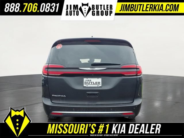 Used 2023 Chrysler Pacifica Touring-L FWD image 25