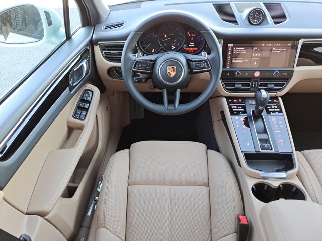 New 2026 Porsche Macan image 17