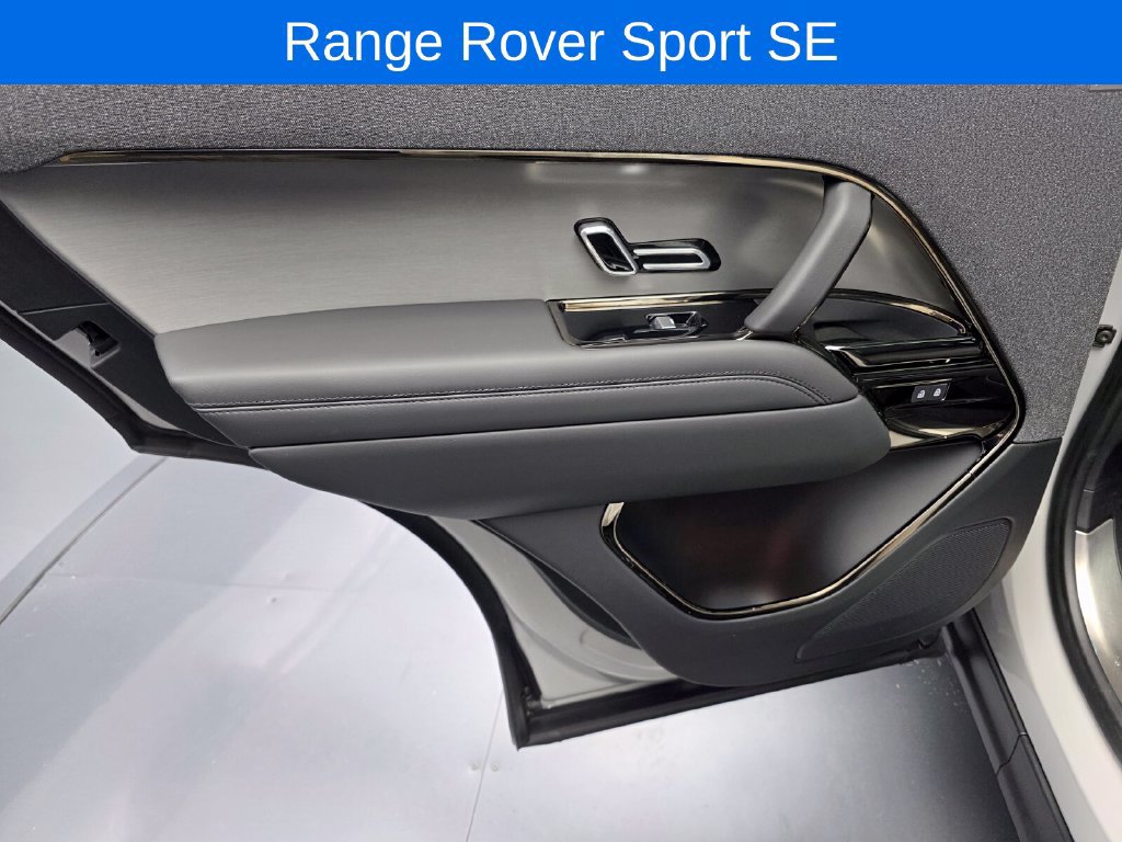 Used 2024 Land Rover Range Rover Sport SE AWD/4WD image 24