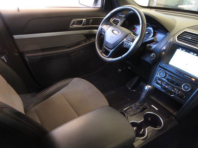 Used 2017 Ford Explorer XLT w/ Equipment Group 202A image 22