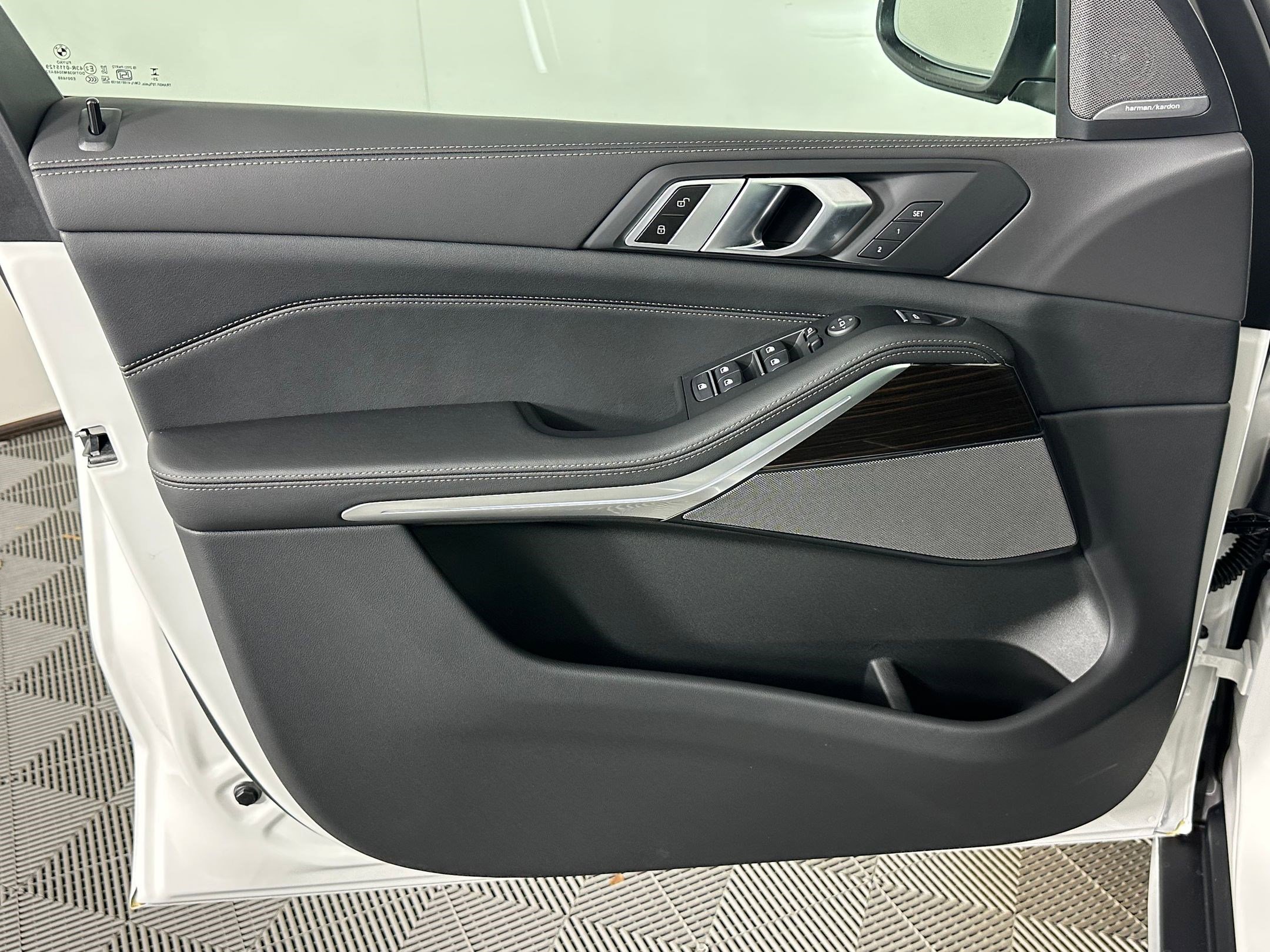 Used 2026 BMW X5 sDrive40i image 10