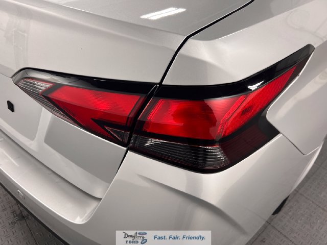 Used 2025 Nissan Versa SV FWD image 18