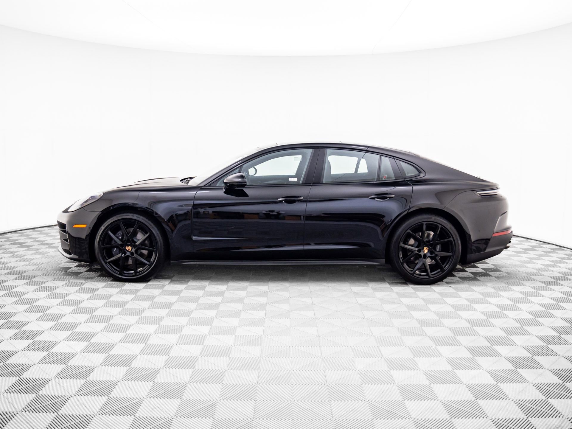 New 2026 Porsche Panamera 4 AWD/4WD image 2