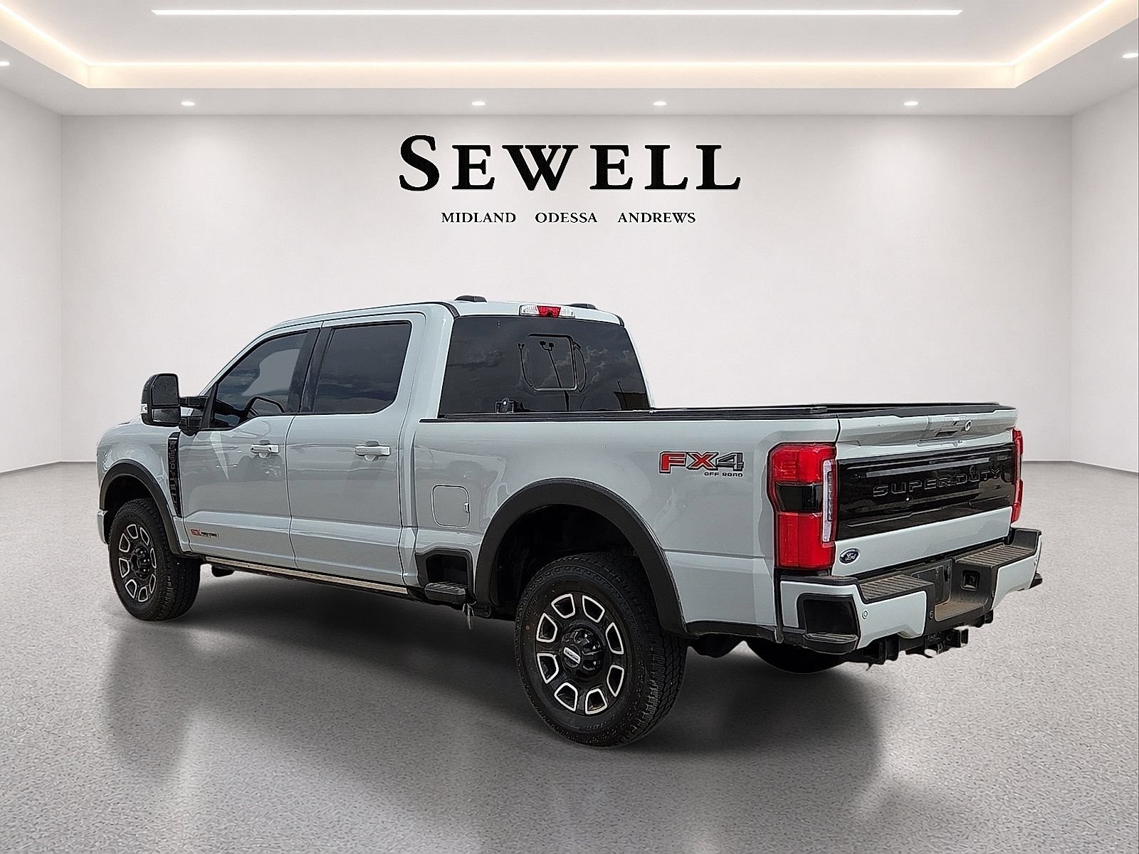 Used 2025 Ford F250 Platinum AWD/4WD image 3