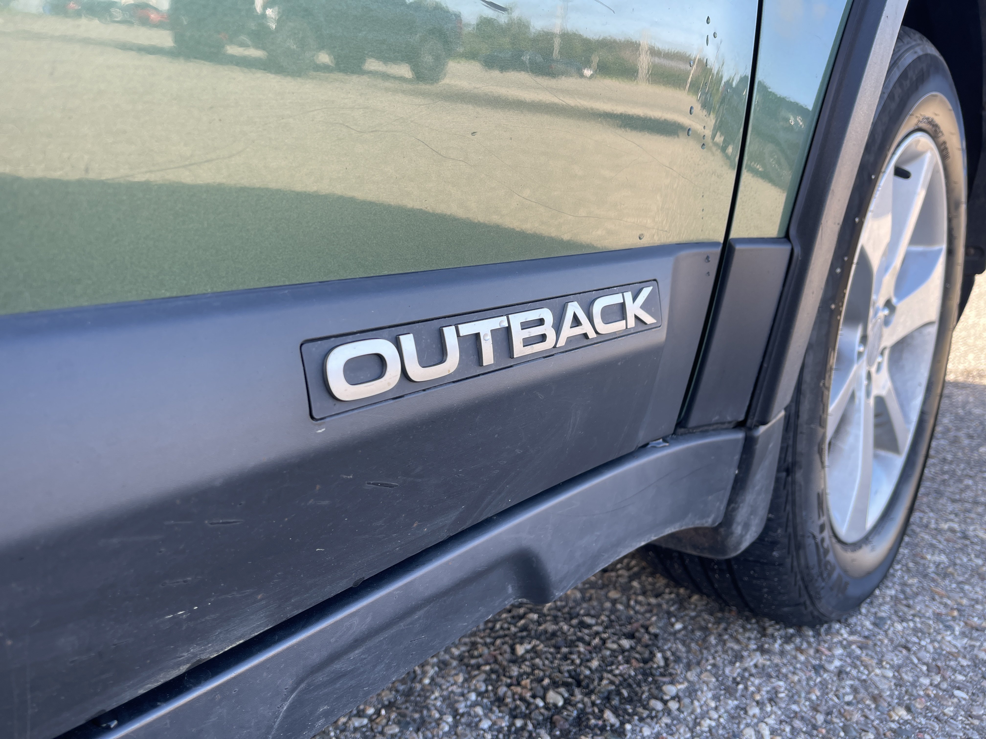 Used 2014 Subaru Outback 2.5i Premium w/ Accessory Value Package (OYW) AWD/4WD image 26