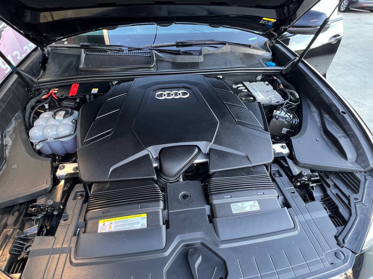 Used 2019 Audi Q8 Prestige AWD/4WD image 29