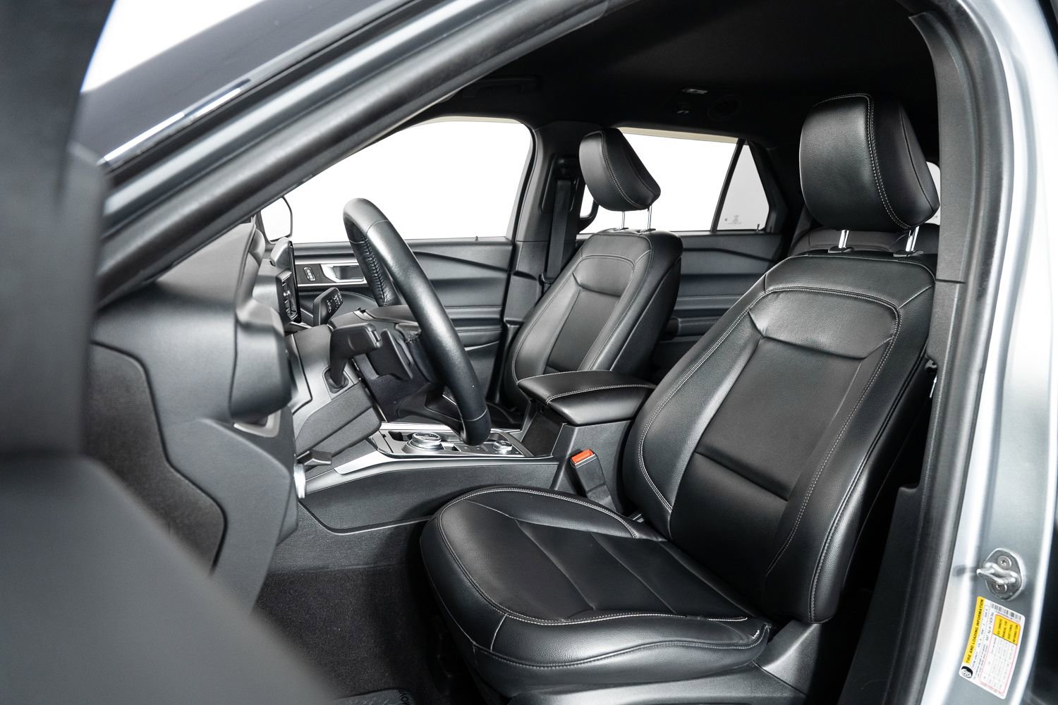 Used 2020 Ford Explorer XLT w/ Equipment Group 202A image 15