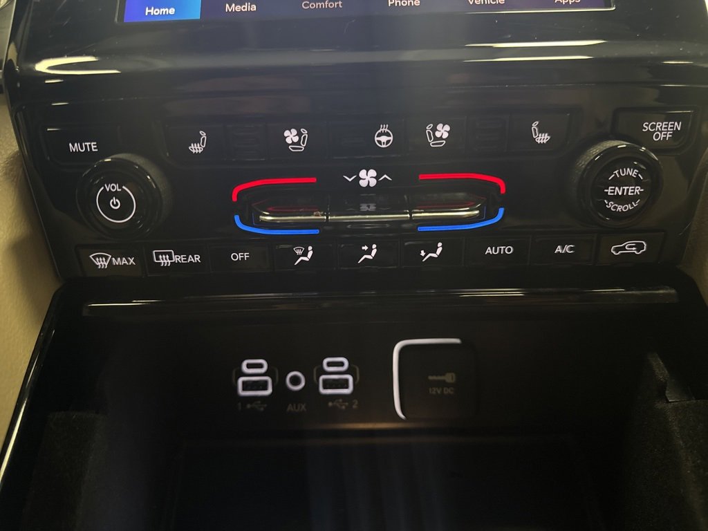 Used 2022 Jeep Grand Cherokee Limited w/ Luxury Tech Group II image 19