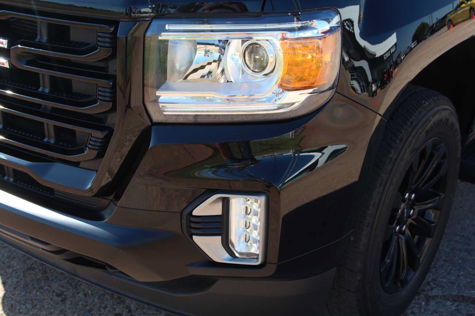 Used 2022 GMC Canyon Elevation w/ Elevation Premium Package AWD/4WD image 6
