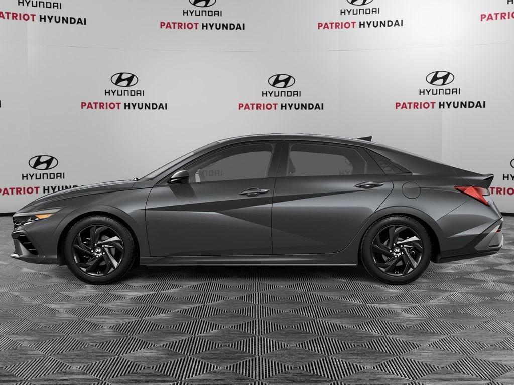 New 2026 Hyundai Elantra SEL Sport FWD image 2