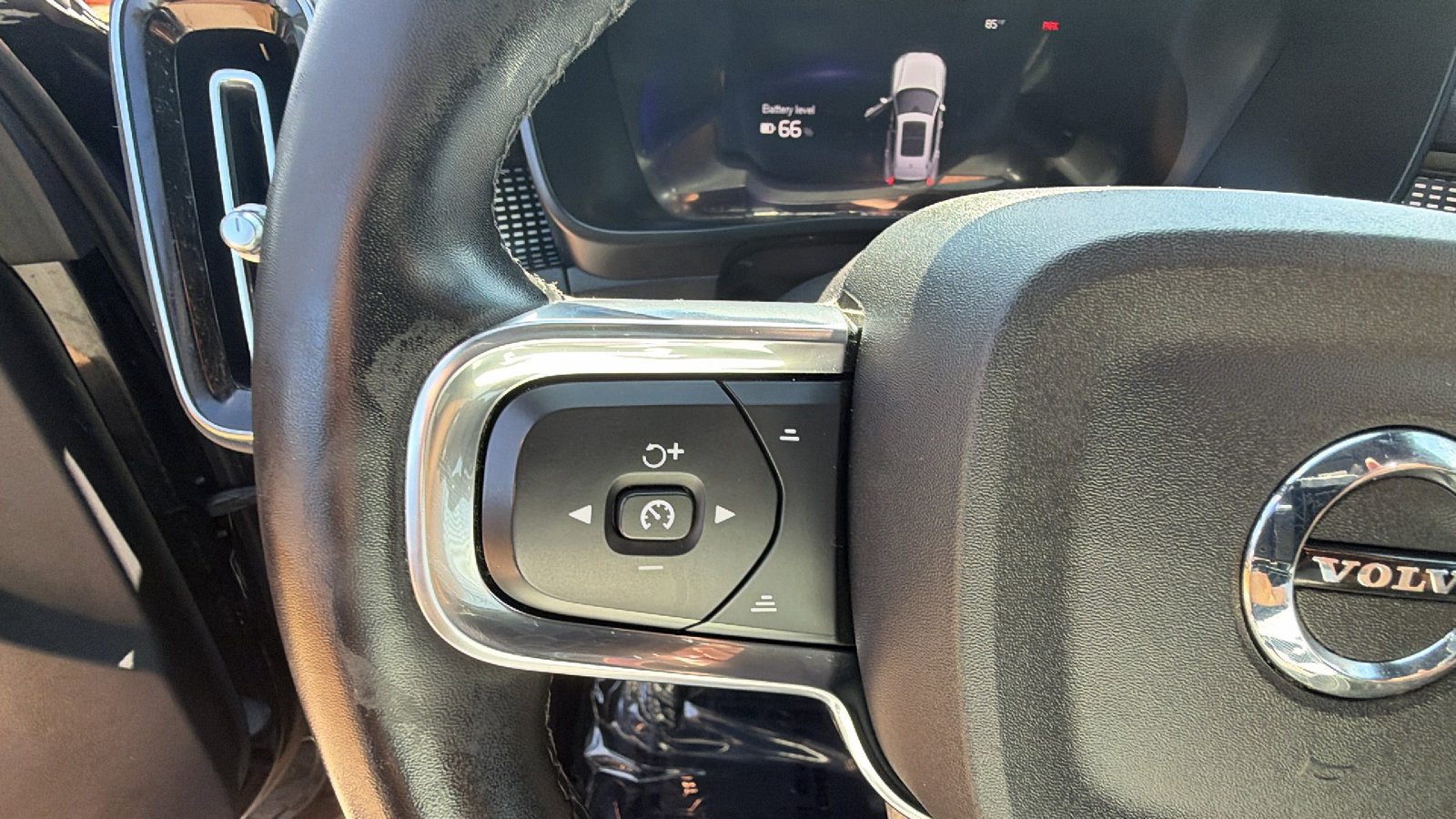 Used 2022 Volvo XC40 P8 Recharge Plus AWD/4WD image 27