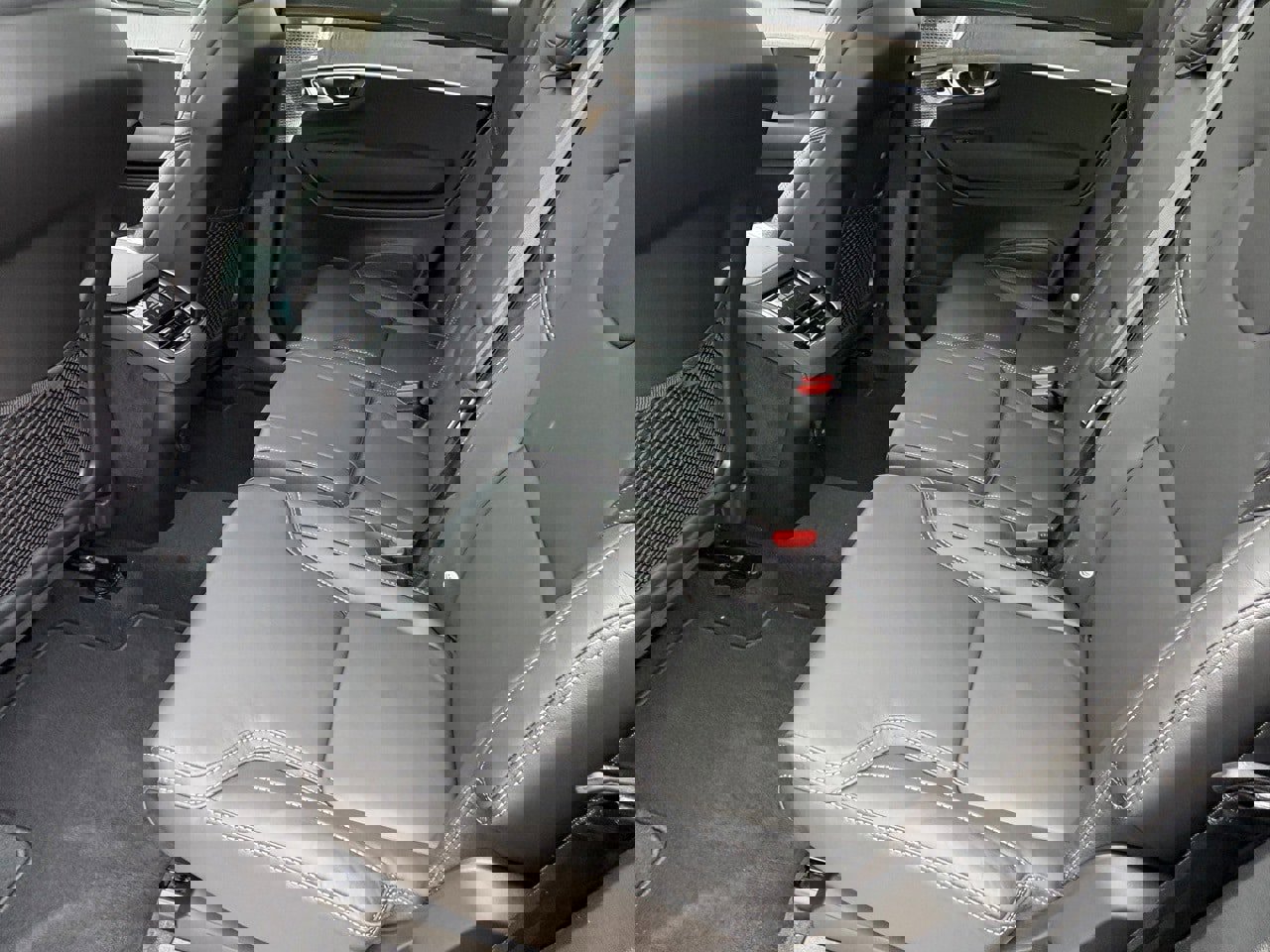 New 2026 Volvo XC90 B6 Ultra w/ Lounge Package image 21