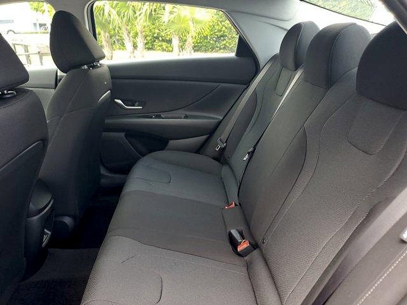 New 2025 Hyundai Elantra SE FWD image 6
