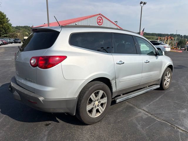 Used 2011 Chevrolet Traverse LT FWD image 7