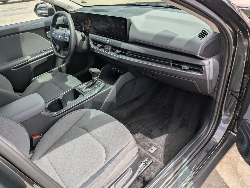 Certified 2025 Kia K4 FWD image 11