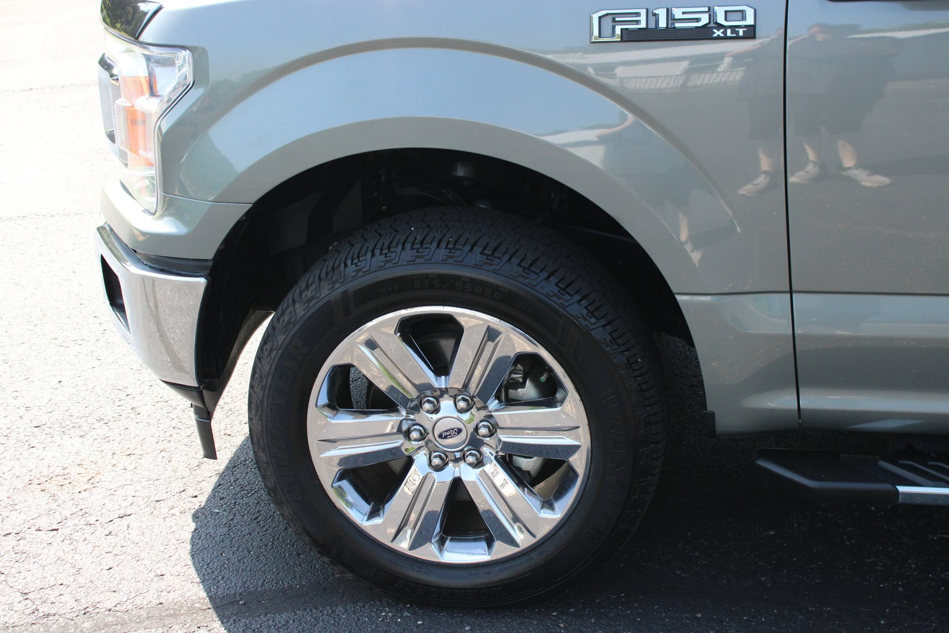 Used 2019 Ford F150 XLT w/ Equipment Group 302A Luxury AWD/4WD image 11