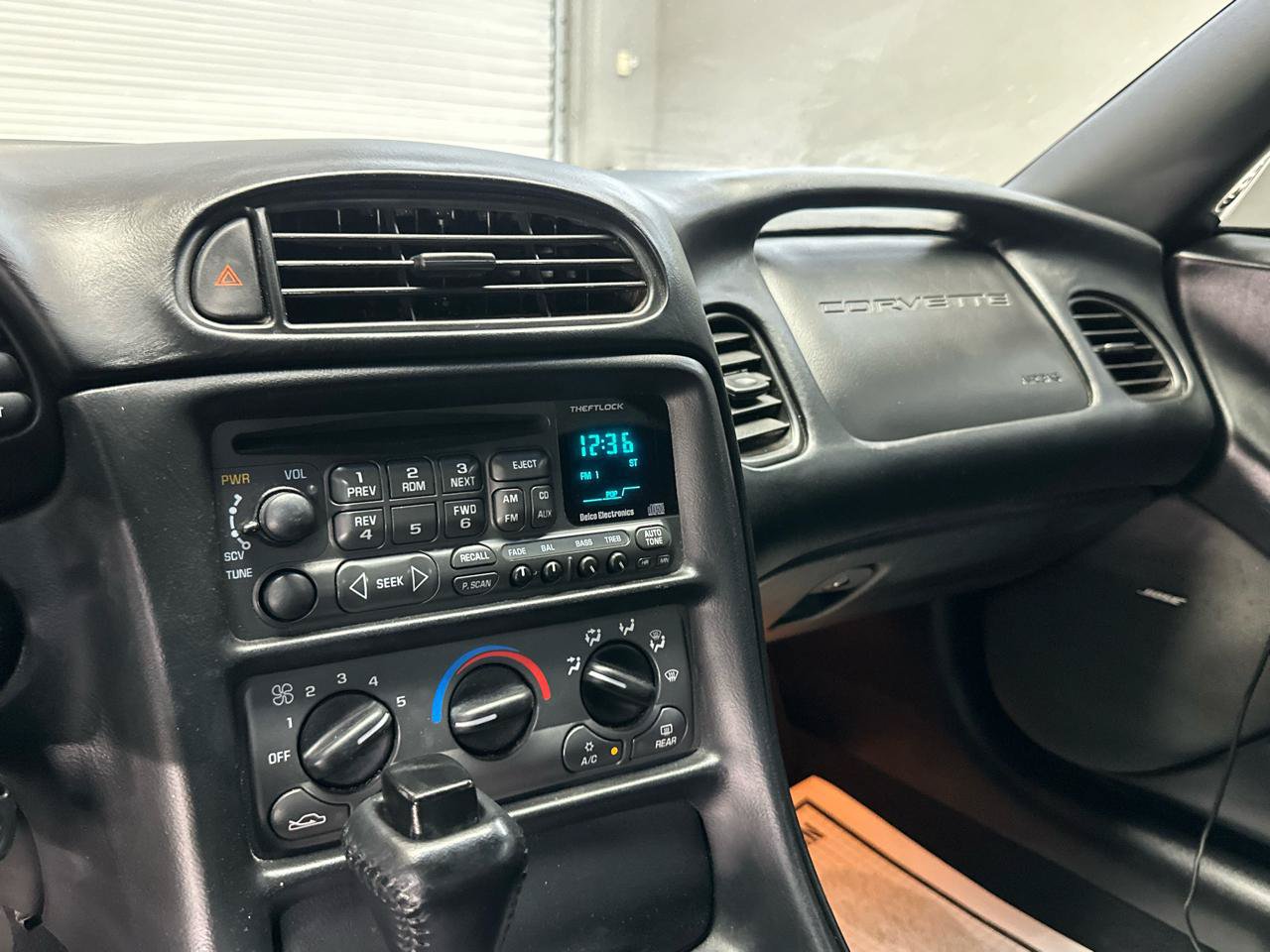 Used 2002 Chevrolet Corvette Coupe RWD image 18