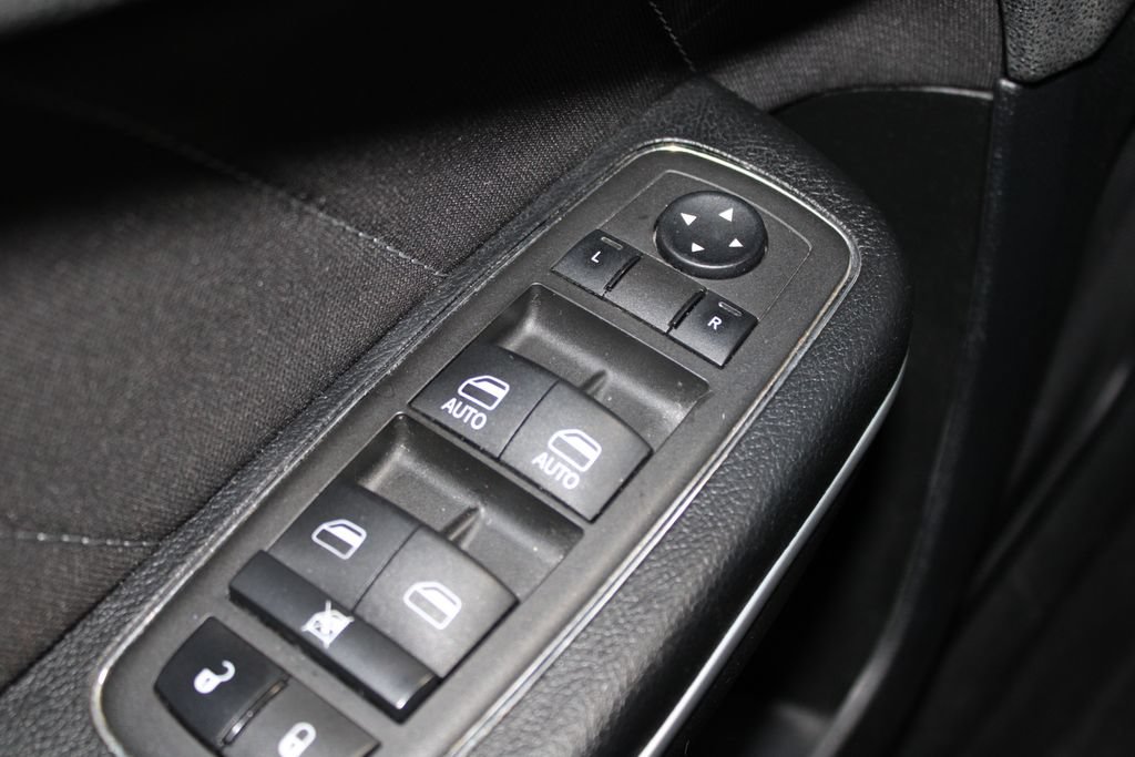 Used 2022 Dodge Charger SXT RWD image 38