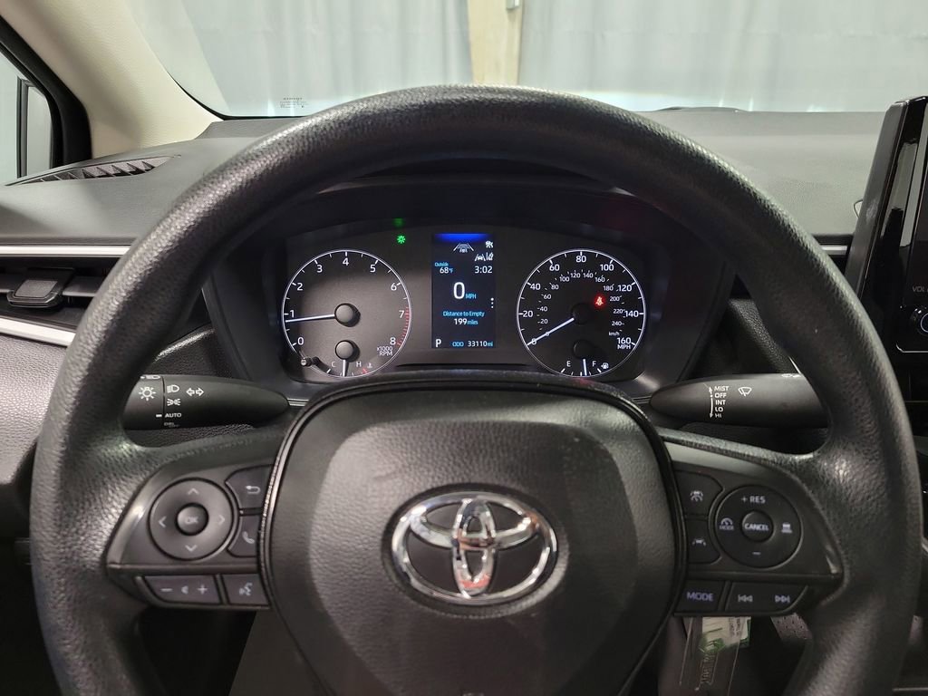 Used 2025 Toyota Corolla LE FWD image 14