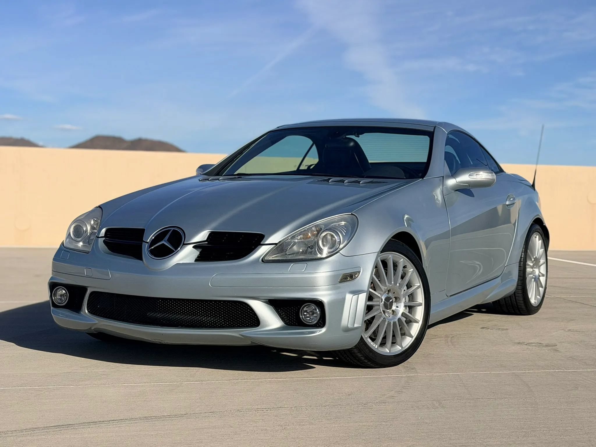 Used 2005 Mercedes-Benz SLK 55 AMG image 3