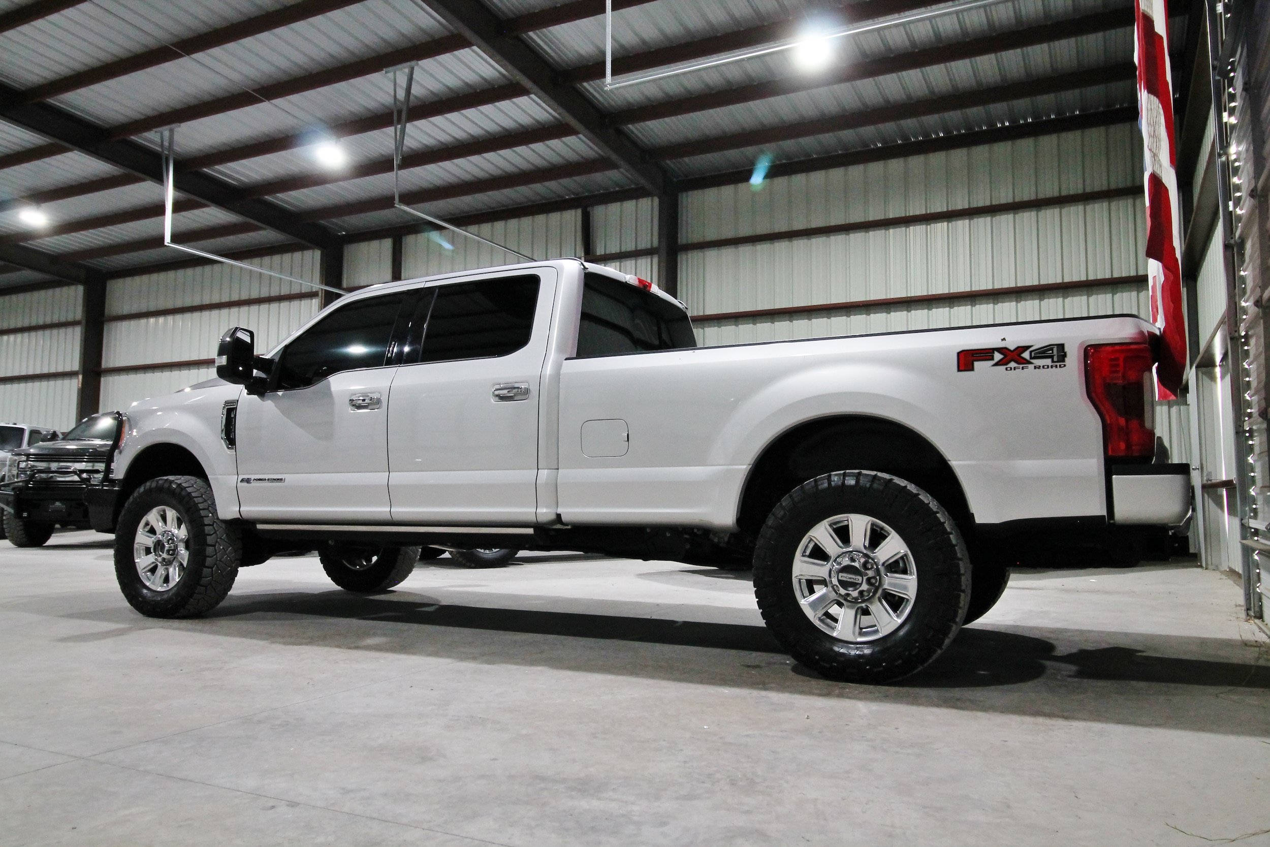 Used 2019 Ford F350 Platinum w/ Platinum Ultimate Package AWD/4WD image 7