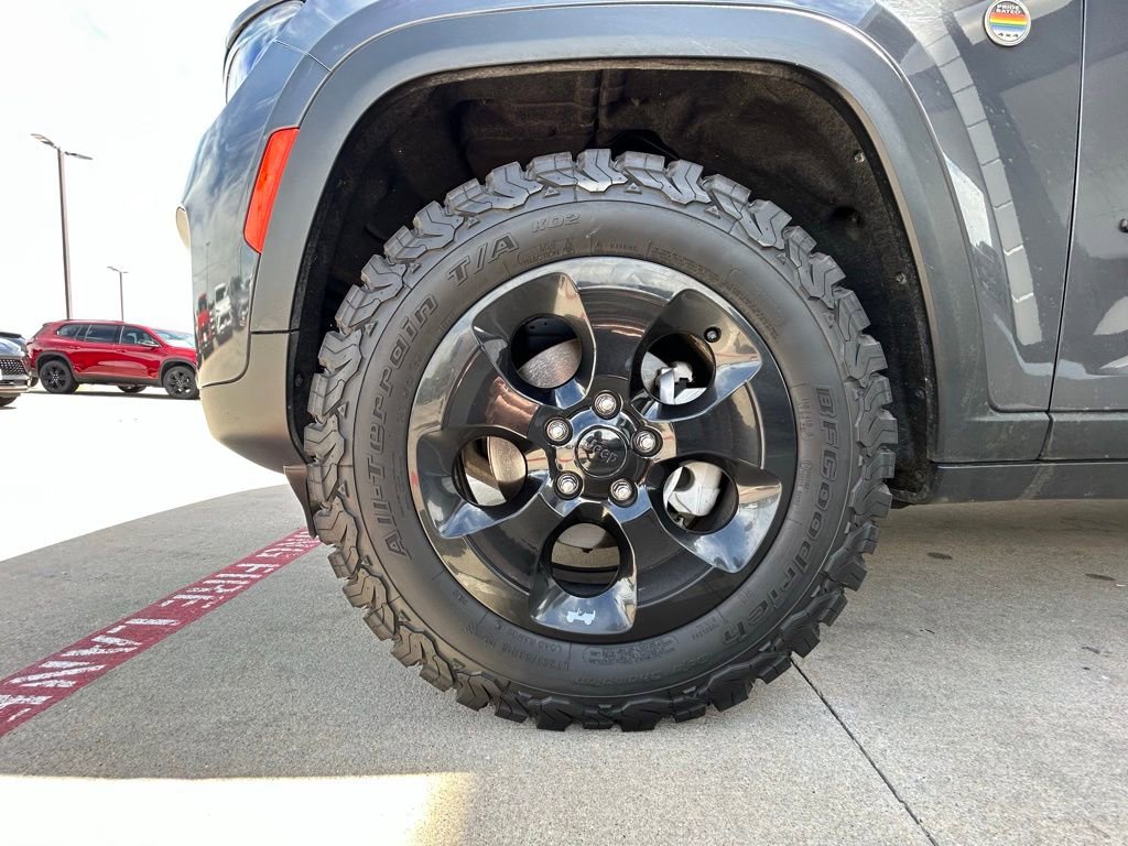 Used 2022 Jeep Grand Cherokee Limited image 6