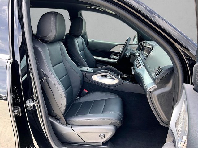 Used 2025 Mercedes-Benz GLS 450 4MATIC image 9