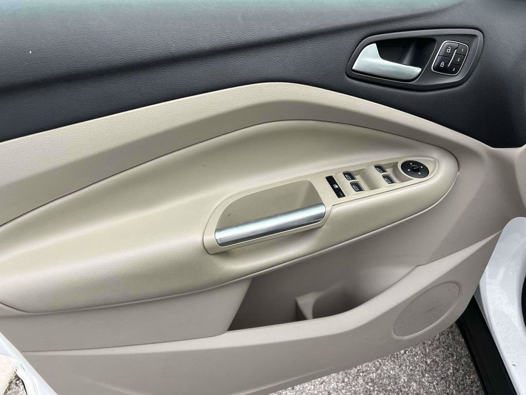 Used 2017 Ford Escape Titanium image 16