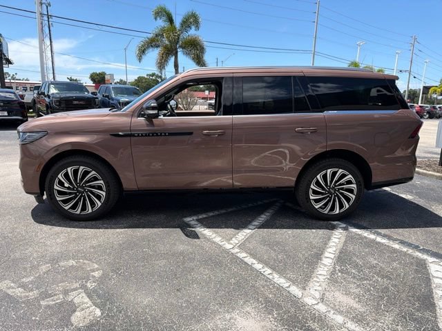 New 2026 Lincoln Navigator Black Label AWD/4WD image 4