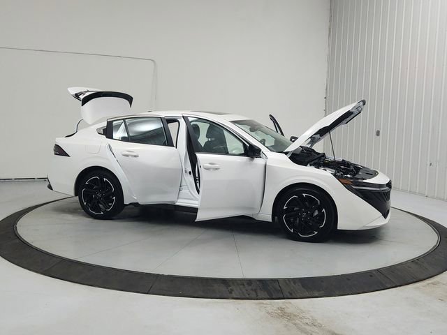 New 2026 Nissan Sentra SR w/ SR Premium Package image 9