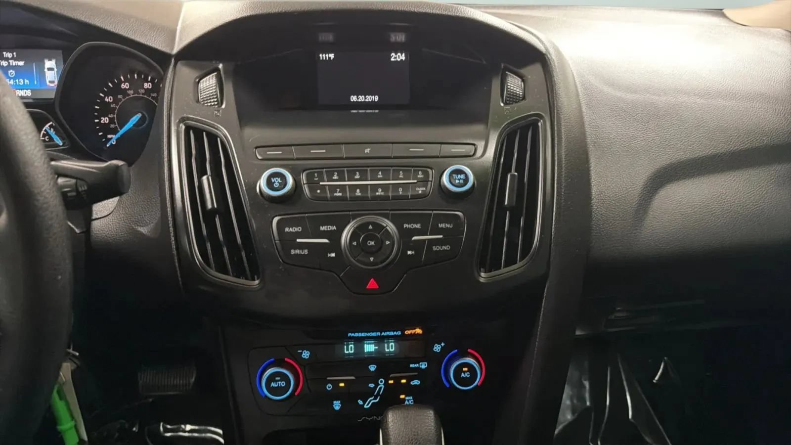 Used 2018 Ford Focus SE w/ SE Appearance Package FWD image 14