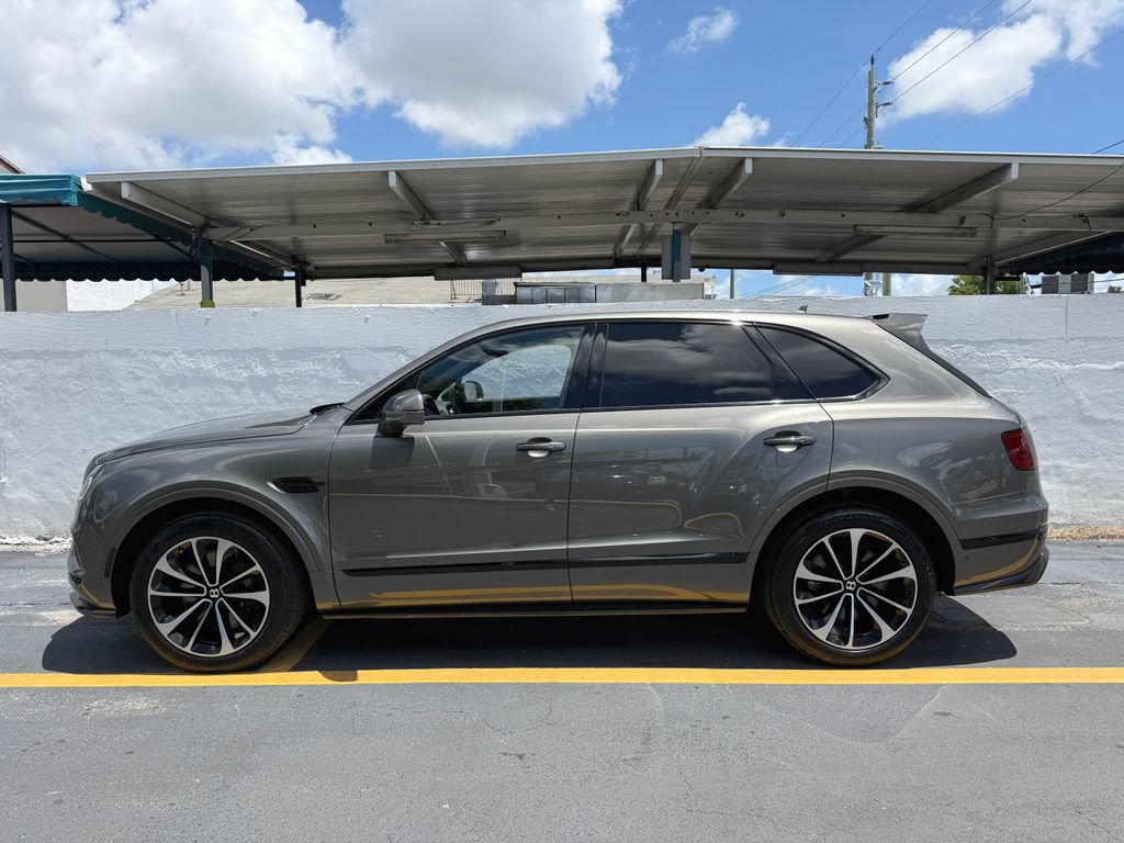 Used 2018 Bentley Bentayga AWD/4WD image 2