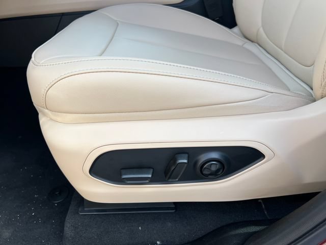 New 2026 Jeep Grand Cherokee L Limited w/ Limited Altitude Package AWD/4WD image 10