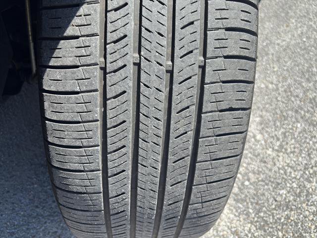 Certified 2025 Volkswagen Atlas SE image 10