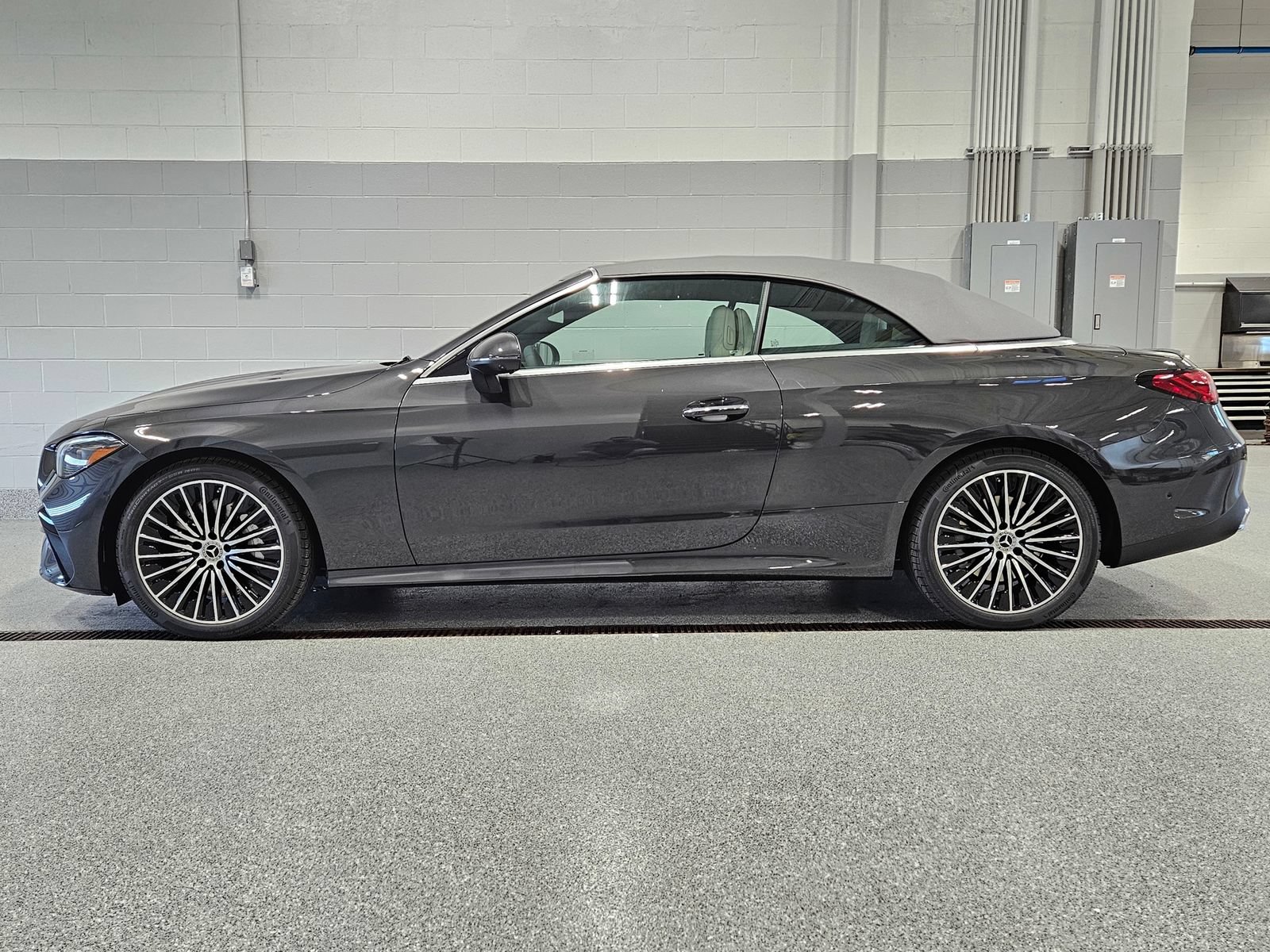 New 2027 Mercedes-Benz CLE 450 4MATIC Cabriolet image 9