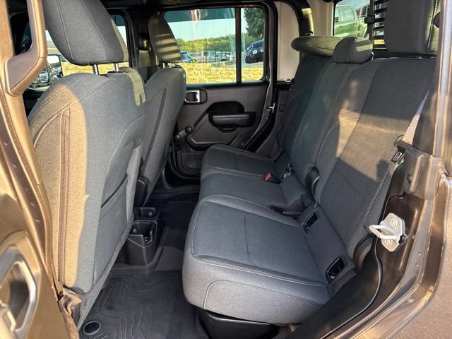 Used 2024 Jeep Gladiator Sport AWD/4WD image 21