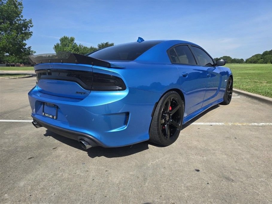 Used 2016 Dodge Charger SRT w/ Technology Group RWD image 3