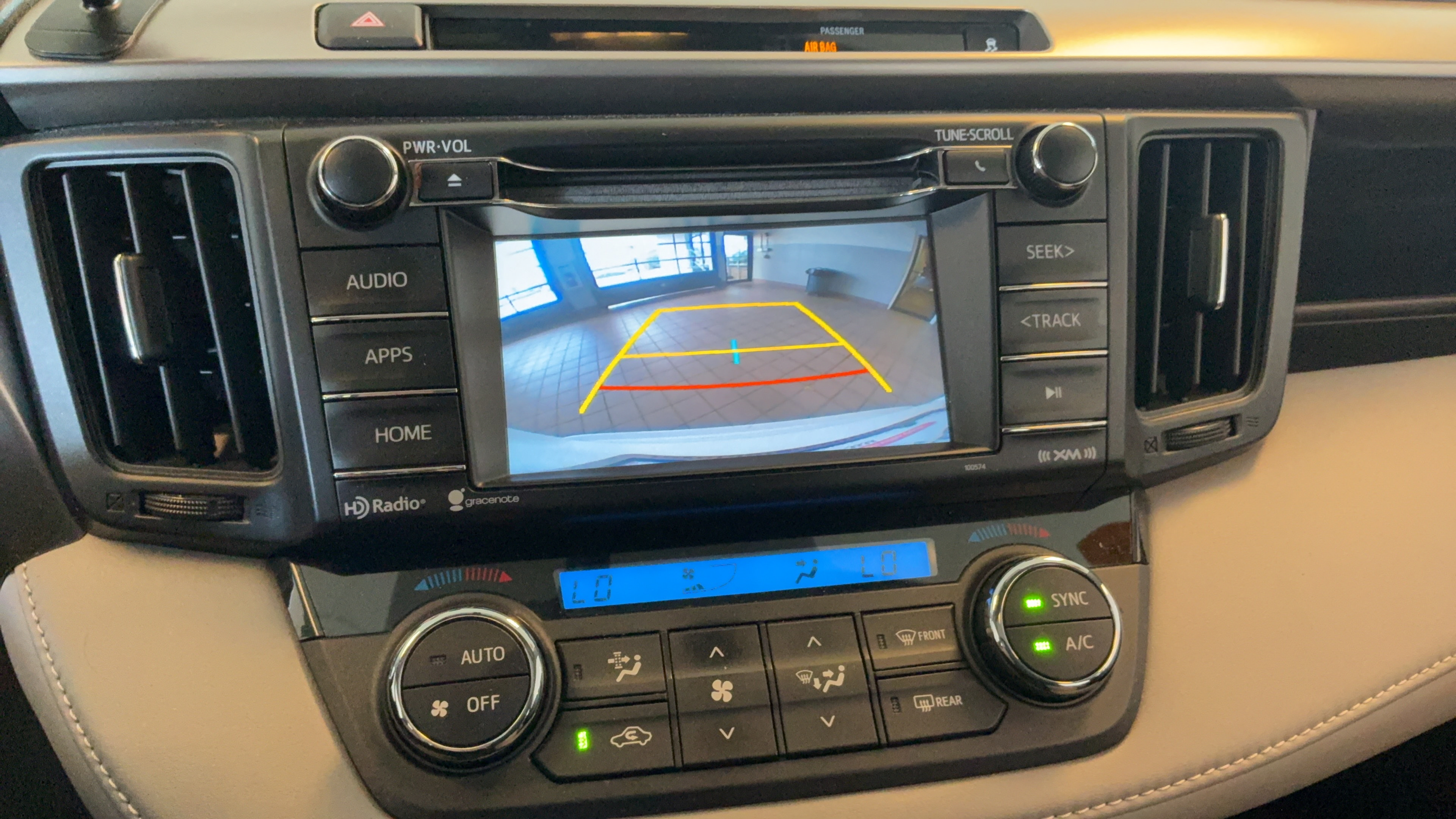 Used 2016 Toyota RAV4 XLE AWD/4WD image 13