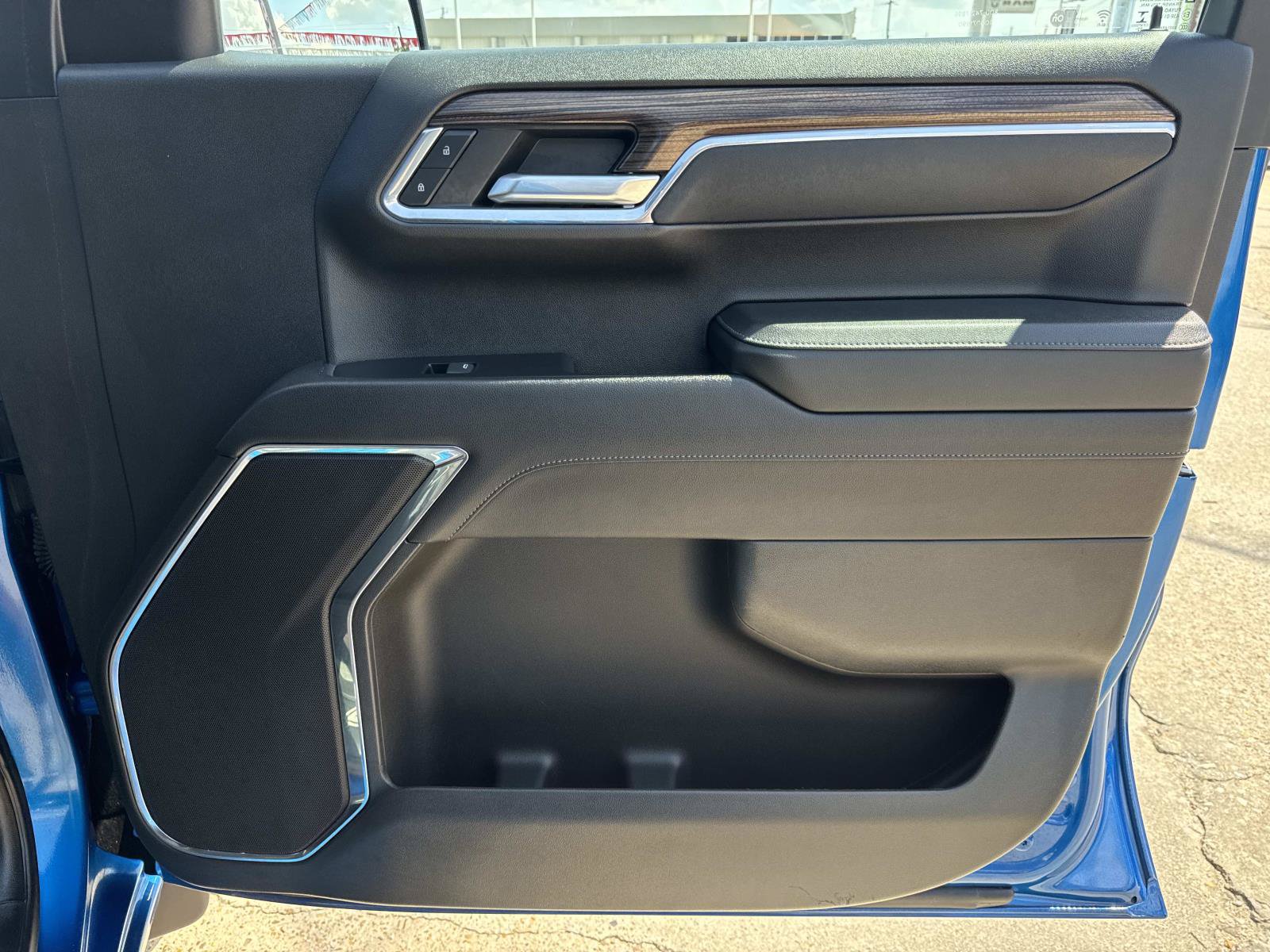 Used 2023 Chevrolet Silverado 1500 LT RWD image 13